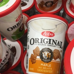 Es gibt auch Joghurt mit Ahornsirup, Wahnsinn - Copyright: tanadia.com